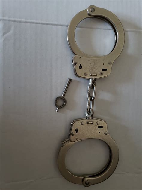 Smith and Wesson Handcuffs M100-1 handcuffes | #4563858097