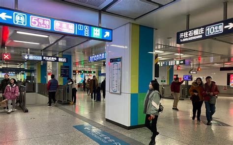 “要开闸啦！”芳村所有地铁口恢复运营，多图_乘客