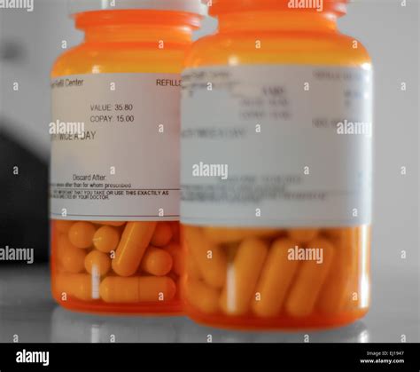 Medicine White Background 的图像结果