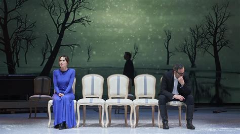 Anna Karènina, víctima sin bandera (★★★ )