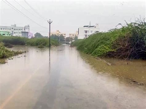 Heavy rainfall lashes several districts; depression to cross north ...