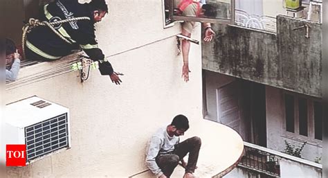 ‘thief’ On 4th-floor Ledge Jumps To Death Despite Calls To Get To ...