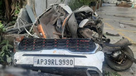 Owner dies after car carrying Sabarimala devotees’ rams into shop ...