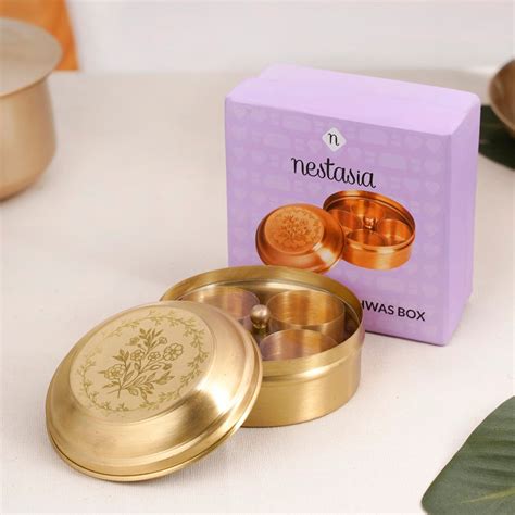 Dreamy Daisy Brass Mukhwas Storage Box Online - Premium Jar With Lid | Nestasia