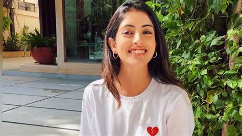 Navya Naveli Nanda's T-shirt + red track pants may just become your ...