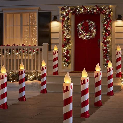 Outdoor Holiday Decorations Images | Shelly Lighting