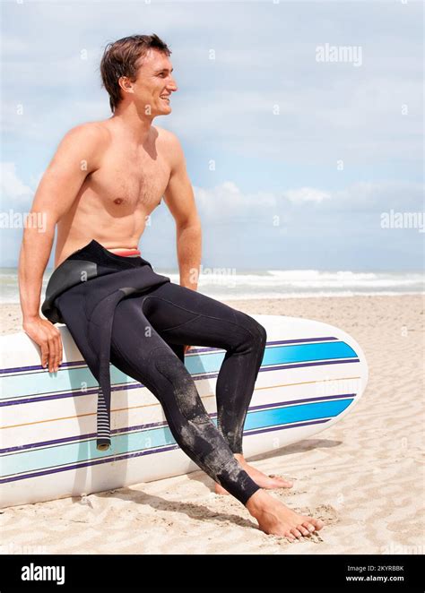 Male Models Surfing 的图像结果