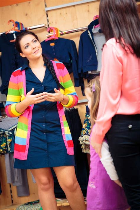 Retail Sales Associate 的图像结果