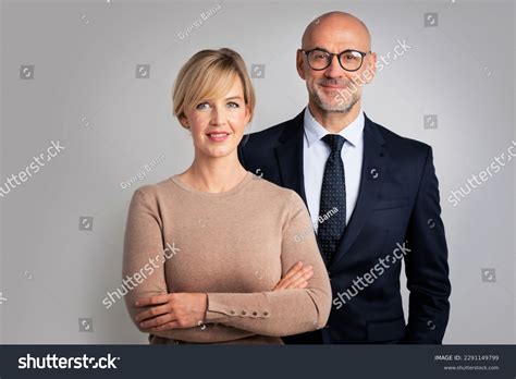 Group of Business People Standing Together Potrait 的图像结果