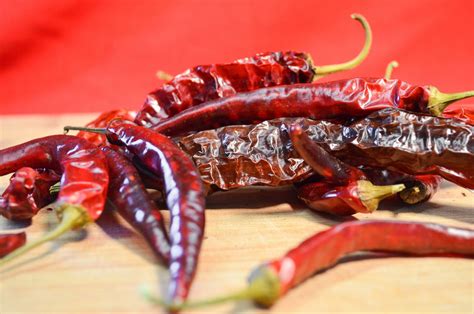 Dried Cayenne Peppers - Certified Organic, Traditional Chilies ...