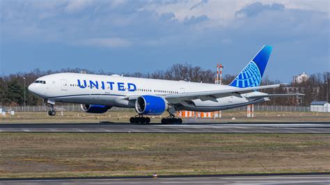 Big Differences: How United Airlines Widebody Use Varies By Hub