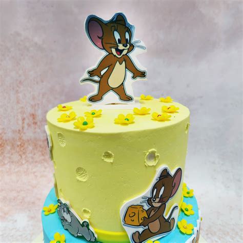 Two Tier Jerry Cake | Tom and Jerry Cartoon Cake | Liliyum Patisserie ...