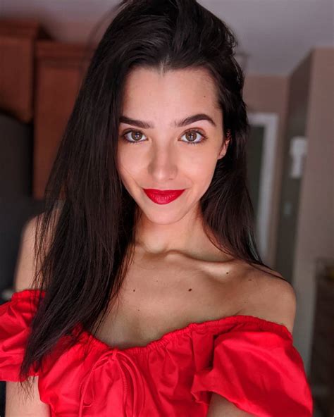 Sharon Dubois aka ASMR Glow [irtr] : r/BeautifulFemales