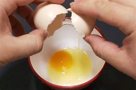 生鸡蛋可以吃吗?喝生鸡蛋有什么功效 - 未解之谜网