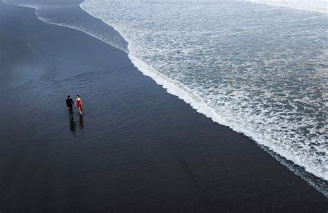 Lovina Black Sand Beach: Dolphin Tour & Travel Guide