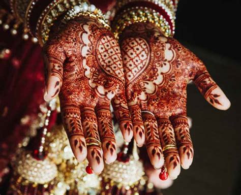 Know These Benefits Of Applying Mehendi On Hands And Feet Before ...