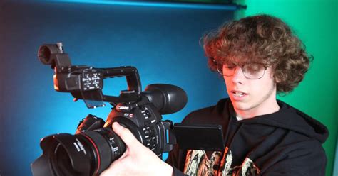 Barb Cast exposes DeKalb High School students to multimedia production ...