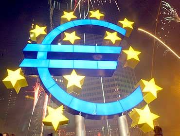 Euro Group puts Pressure on Greece to reduce huge deficit | TopNews