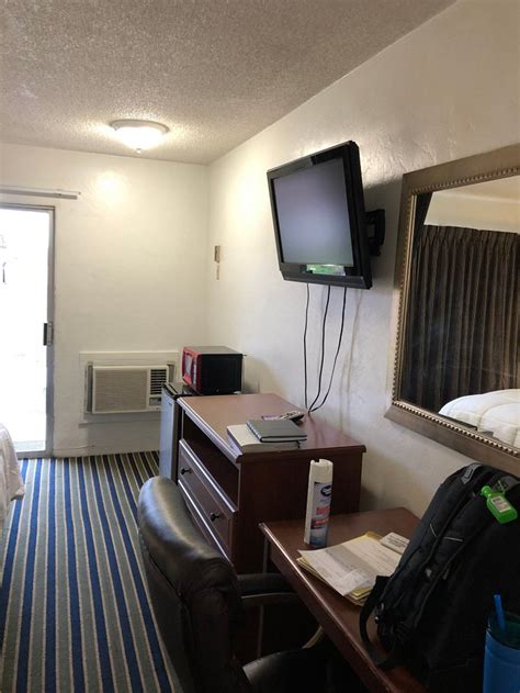 MAJESTIC INN (Visalia) - Motel Reviews & Photos - Tripadvisor