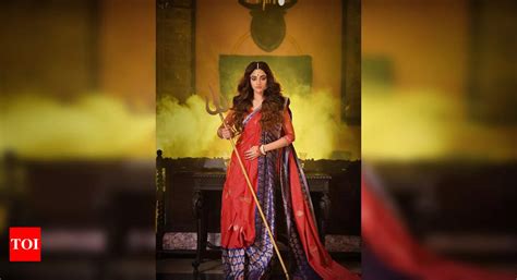 When Nusrat Jahan faced death threats for posing as Ma Durga | Bengali ...
