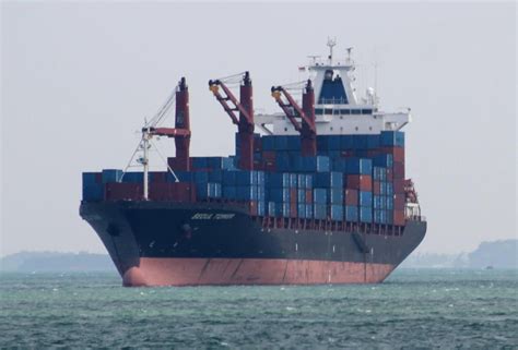 New method to calculate carbon footprint of logistics supply chains