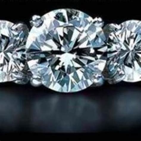 Rent rises, online competition squeeze London's diamond district ...