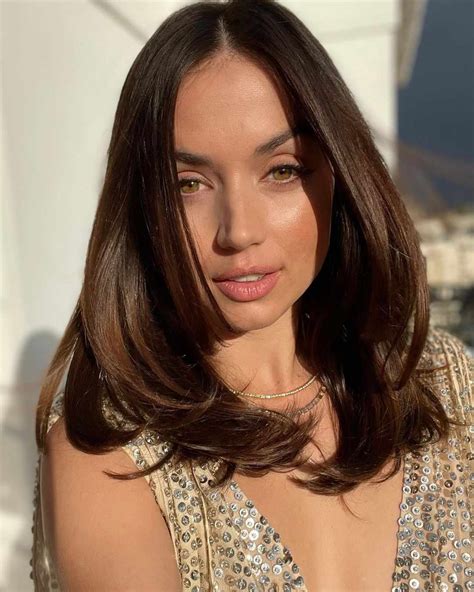 U-Shaped Haircuts Are This Season's "It" Look