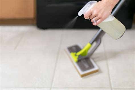 How To Clean A Kitchen Floor With Vinegar | Viewfloor.co