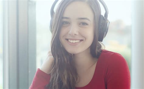 Cambliss Over-Ear Wireless Bluetooth Active Noise-Cancelling Headphones ...