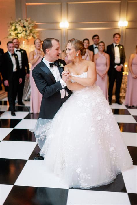 An Elegant NYE Wedding at Oakley Country Club