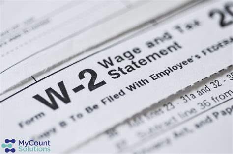Comparison Between Form 1099 vs W2 Form for Employees