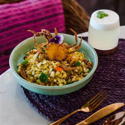 Up For Some Chit-Chaat? Try Crab Jhalmuri, Goan Pork & More At This ...