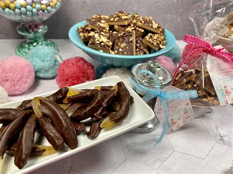 Holiday Edible Gifts: Chocolate Dipped Dried Fruit, Festive Pretzels ...