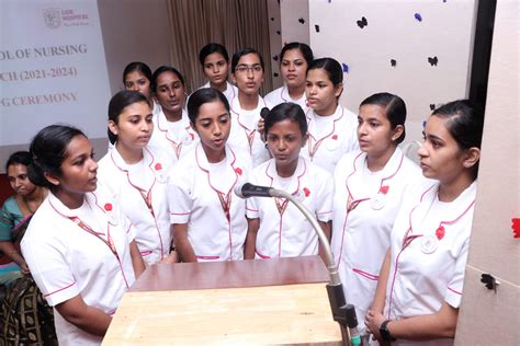 Lisie School of Nursing, Pinning Ceremony