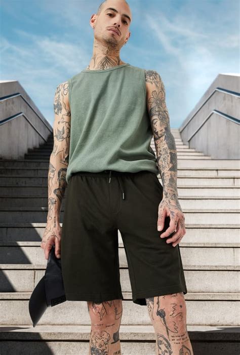 Buy Sports Shorts for Men Online In India | Max Fashion