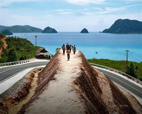 Pesona Tersembunyi Mandeh, Surga Pesisir Selatan yang Menawan