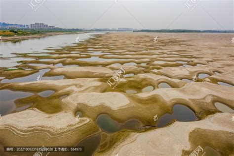 航拍武汉天兴洲长江滩涂水坑,溪流河流,自然风景,摄影素材,汇图网www.huitu.com