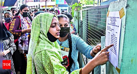 Students bugged by multiple questions & fewer choices in 1st tryst with ...