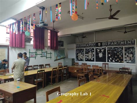 ACCREDITATION >> NAAC >> DVV - Kirori Mal College (University of Delhi)