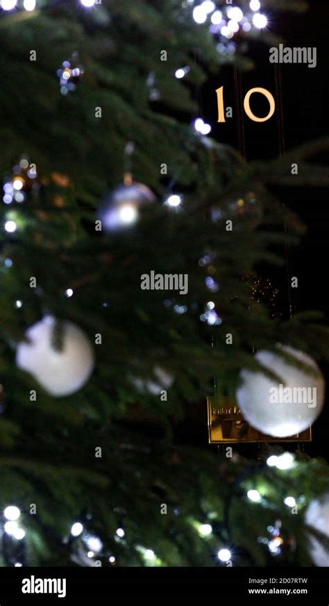 Number 10s Exploding Christmas Tree 的图像结果