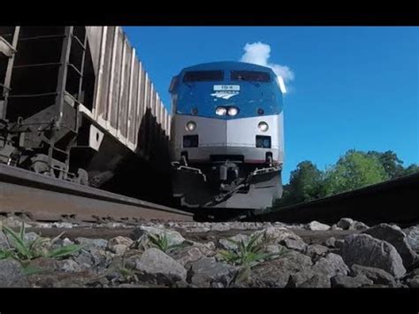 Train Runs Over Camera Fast CSX 的图像结果