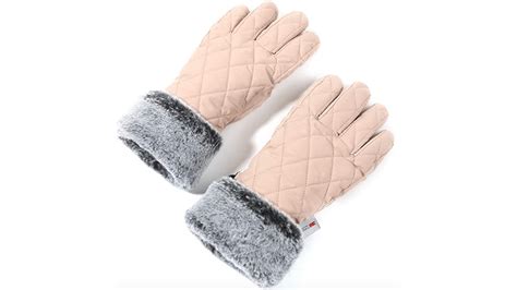 14 Best Winter Gloves for Women in 2021 | First For Women