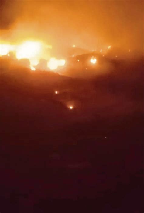 Massive fire in Mangliya trenching ground, 40 huts saved from burning ...
