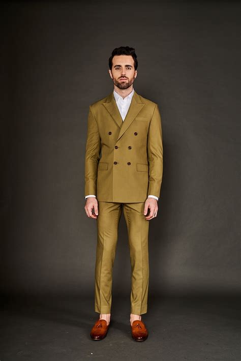 OLIVE GREEN SUIT – Arjuun Kilachand