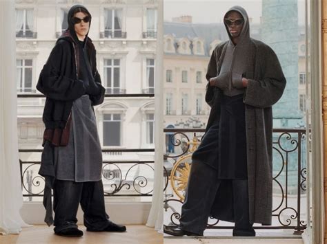 तौलिया को बना दिया स्कर्ट, अजीबोगरीब फैशन देख हैरान हुए लोग, कीमत जानकर ...