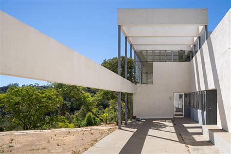Richard Neutra’s Lovell Health House Designed for Life