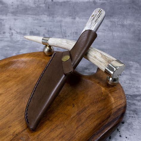 Camp knife - Stag antler handle and leather sheath |El Boyero