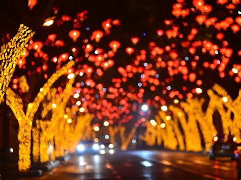 Barcelona vibra con la magia de la Navidad: luces, espect...