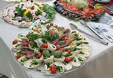 Wedding Foods On A Budget by Wedding Reception Food Deciding What To Serve At Your Wedding Foods On A Budget