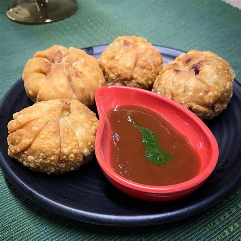 8 Gujarati Food Items That You Must Have In Your Wedding Buffet!